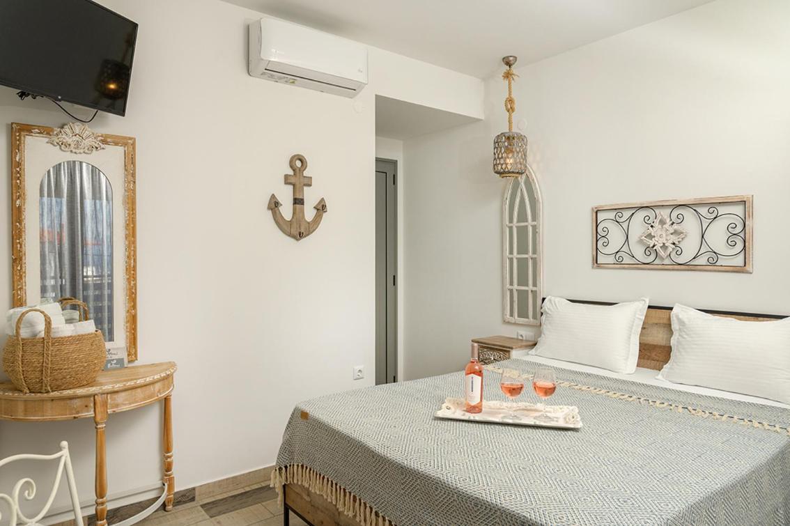 Meltemi Luxury Apartments ネア・ローダ エクステリア 写真