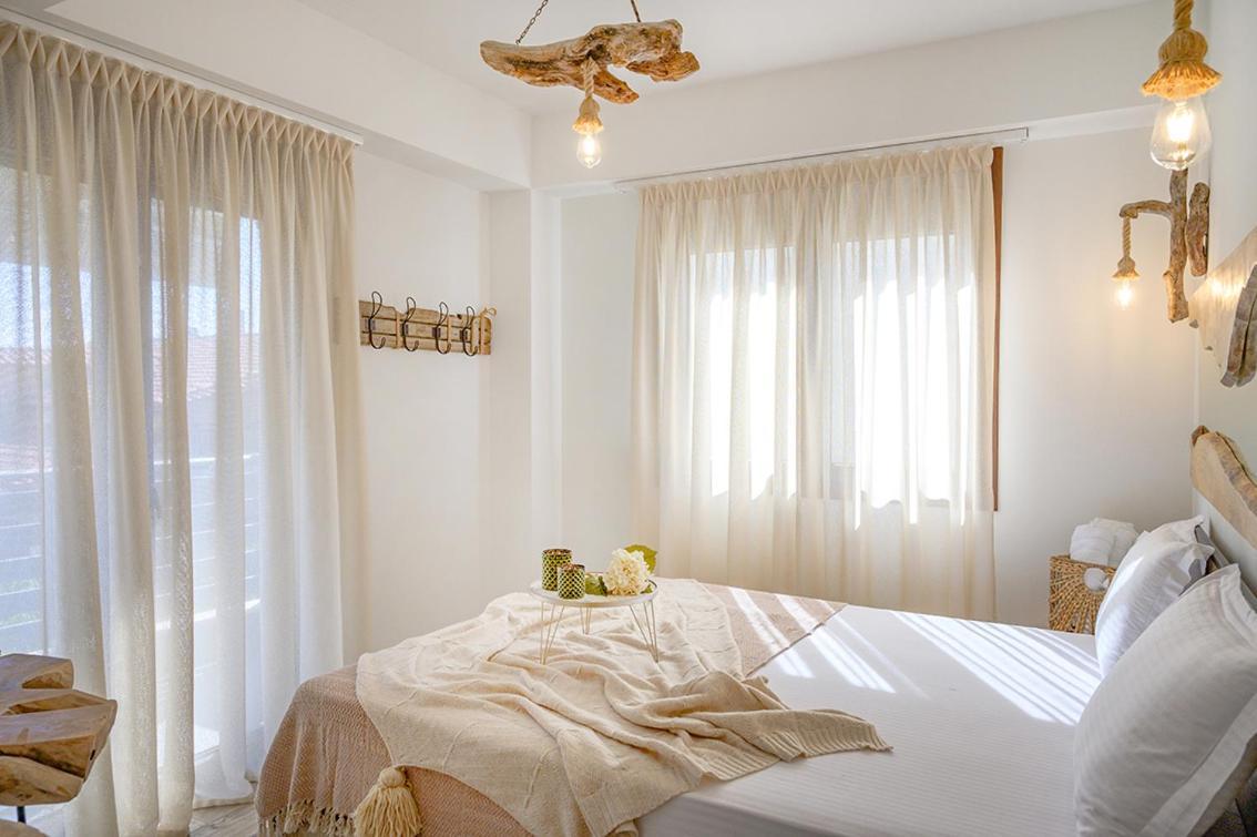 Meltemi Luxury Apartments ネア・ローダ エクステリア 写真