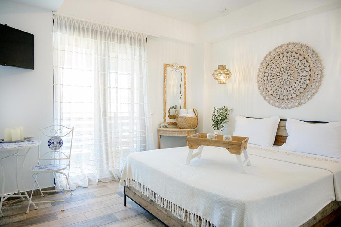 Meltemi Luxury Apartments ネア・ローダ エクステリア 写真