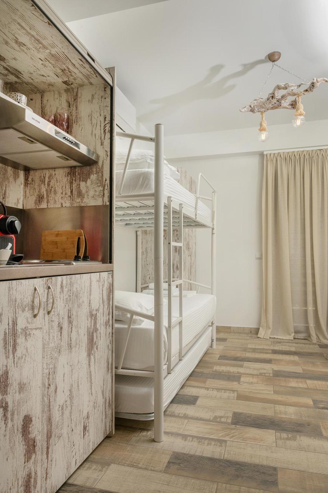 Meltemi Luxury Apartments ネア・ローダ エクステリア 写真