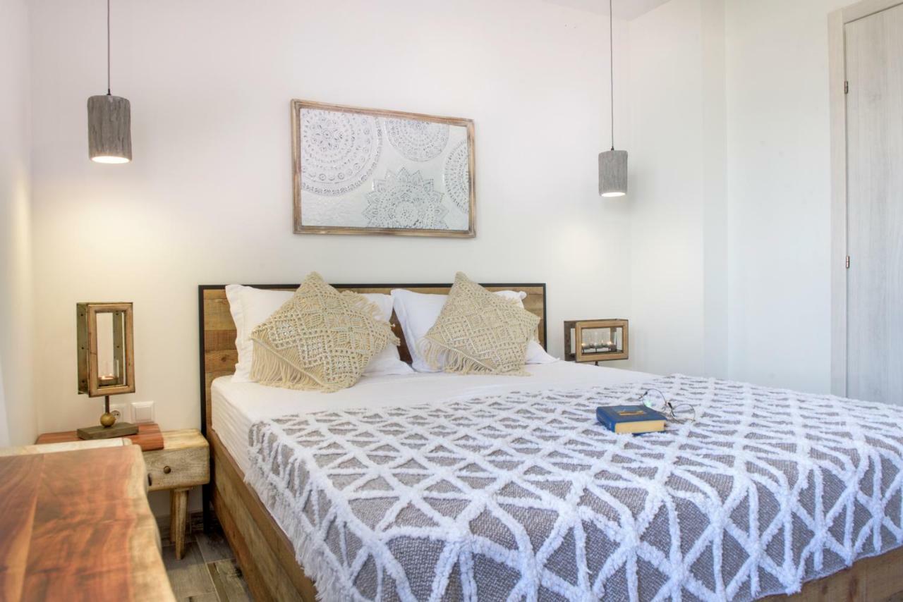 Meltemi Luxury Apartments ネア・ローダ エクステリア 写真