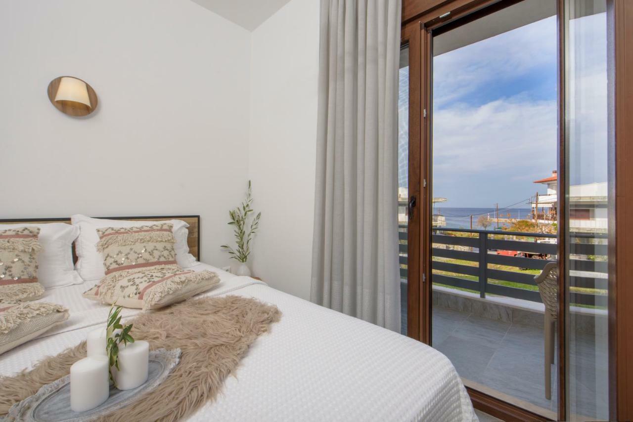 Meltemi Luxury Apartments ネア・ローダ エクステリア 写真