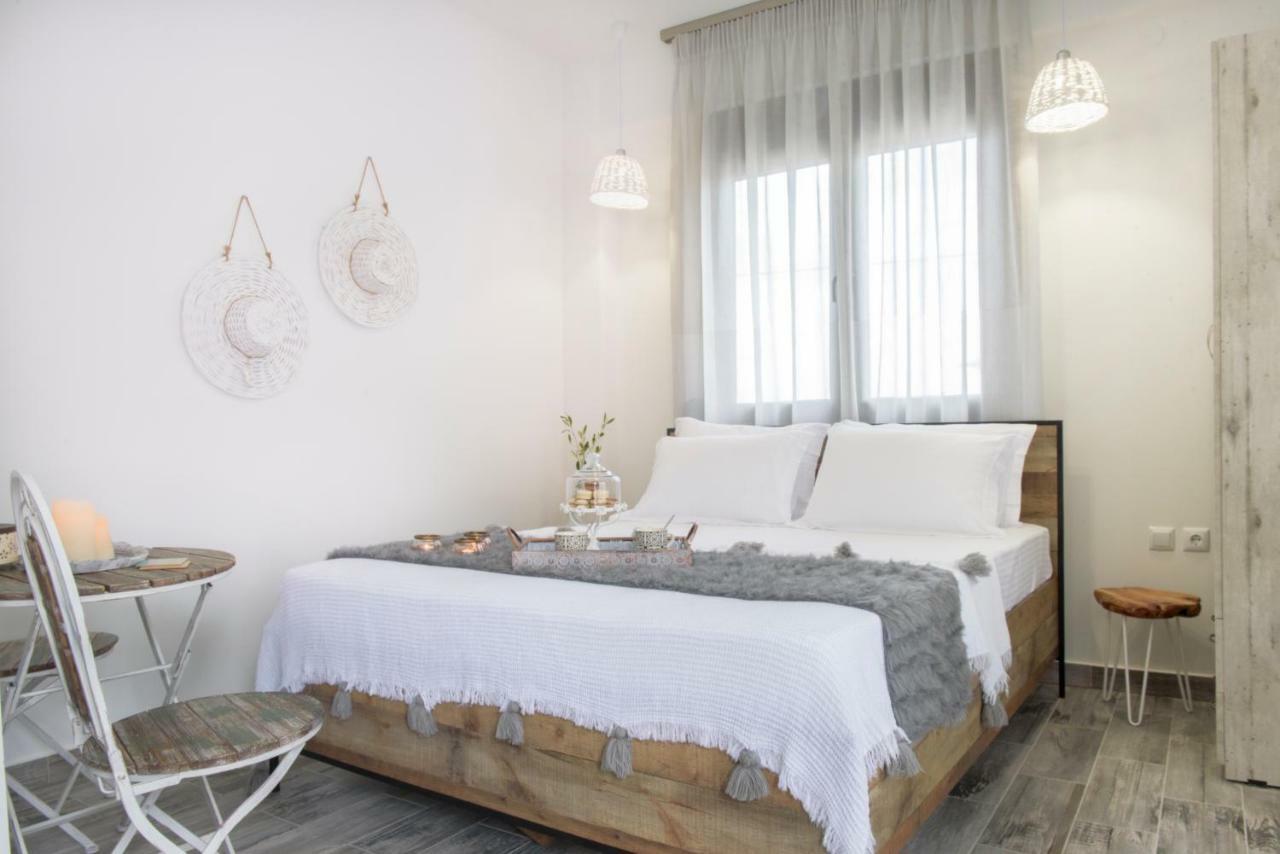 Meltemi Luxury Apartments ネア・ローダ エクステリア 写真