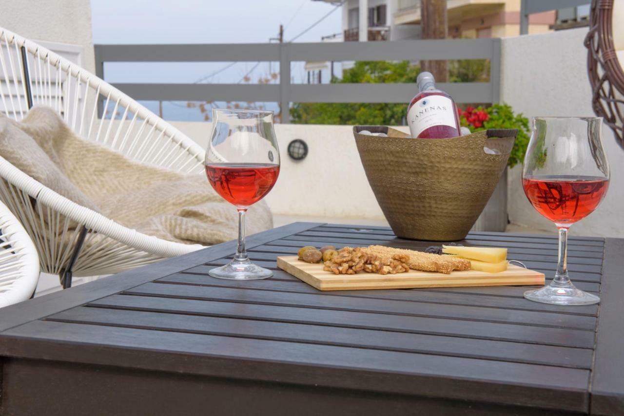 Meltemi Luxury Apartments ネア・ローダ エクステリア 写真