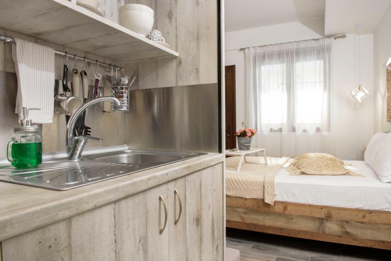 Meltemi Luxury Apartments ネア・ローダ エクステリア 写真